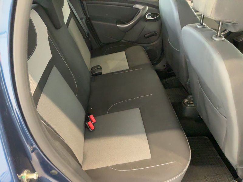 Dacia Duster 1.5 dCi Black Shadow 4x2 2018 – снимка 19