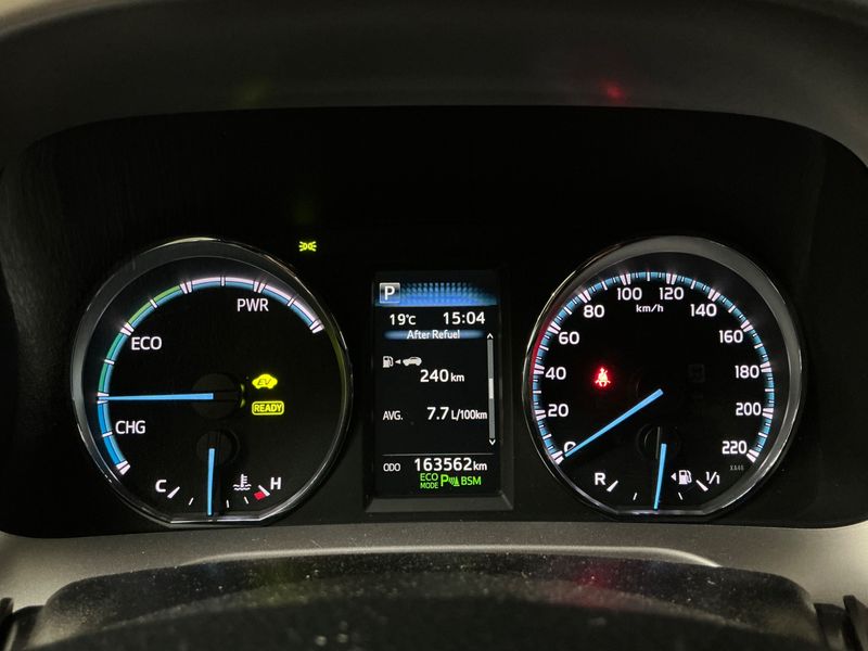 Toyota RAV 4 2.5 Hybrid Comfort 2016 – снимка 18