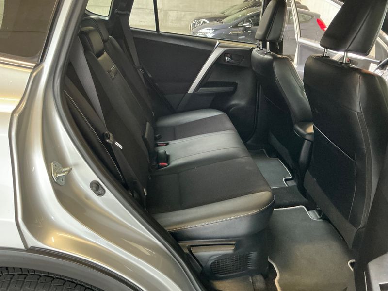 Toyota RAV 4 2.5 Hybrid Comfort 2016 – снимка 19