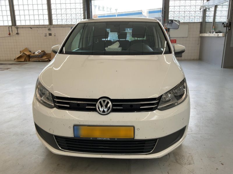 Volkswagen Touran 2.0 TDI Comfortline BlueMotion Tech 2015 – снимка 14