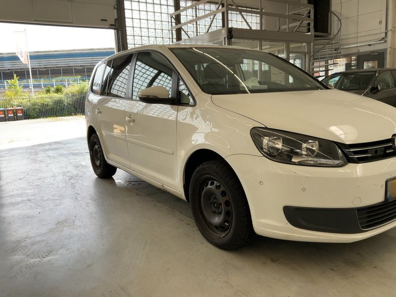 Volkswagen Touran 2.0 TDI Comfortline BlueMotion Tech 2015 – снимка 12