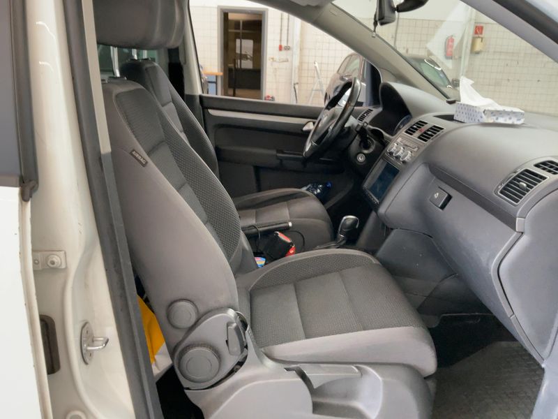 Volkswagen Touran 2.0 TDI Comfortline BlueMotion Tech 2015 – снимка 16