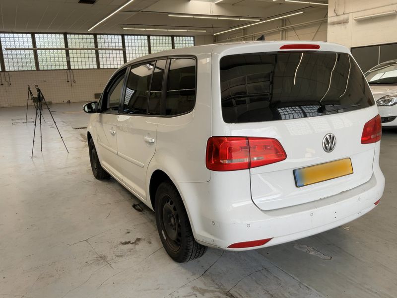 Volkswagen Touran 2.0 TDI Comfortline BlueMotion Tech 2015 – снимка 6