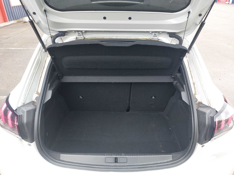 Peugeot 208 1.2 PureTech Allure 2022 – снимка 9