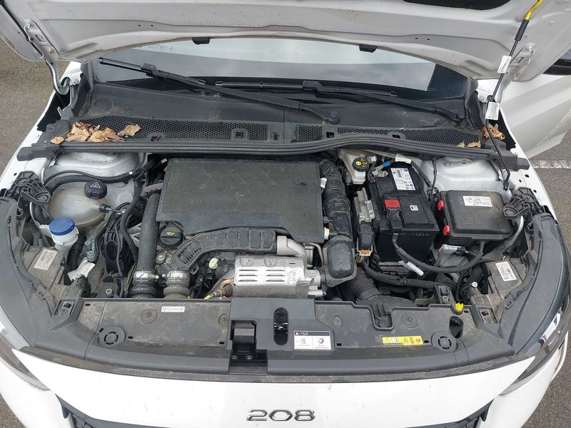 Peugeot 208 1.2 PureTech Allure 2022 – снимка 8