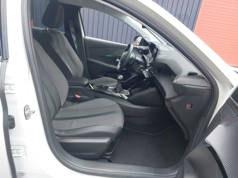 Peugeot 208 1.2 PureTech Allure 2022 – снимка 10