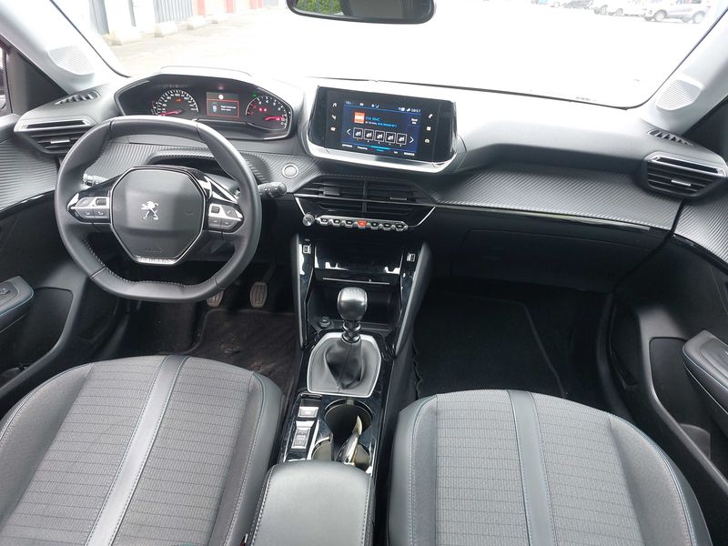 Peugeot 208 1.2 PureTech Allure 2022 – снимка 11
