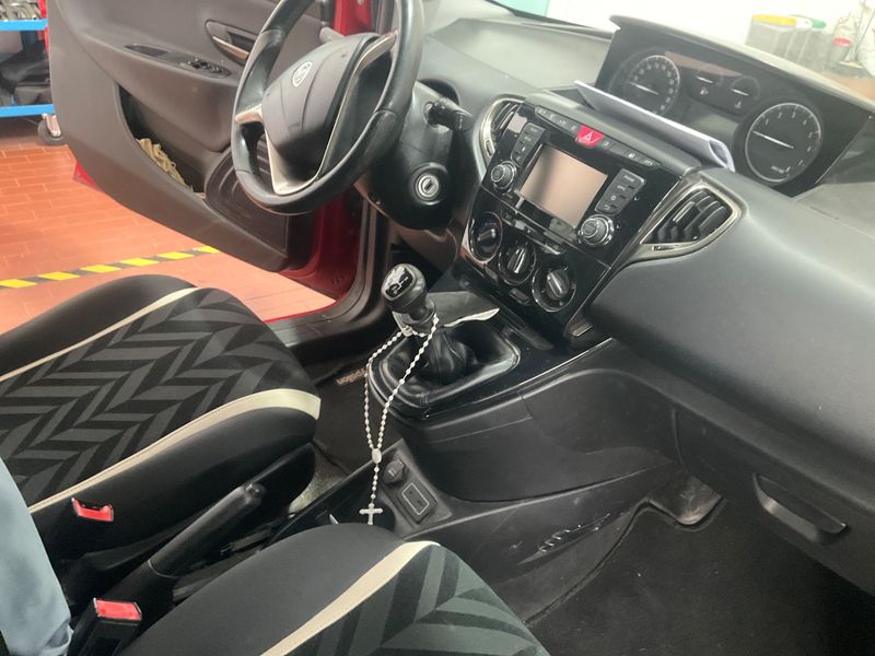 Lancia Ypsilon 1.2 Gold 2018 – снимка 25