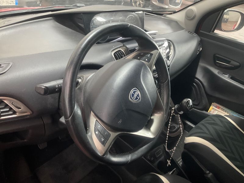 Lancia Ypsilon 1.2 Gold 2018 – снимка 30