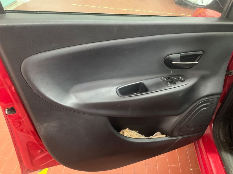Lancia Ypsilon 1.2 Gold 2018 – снимка 29