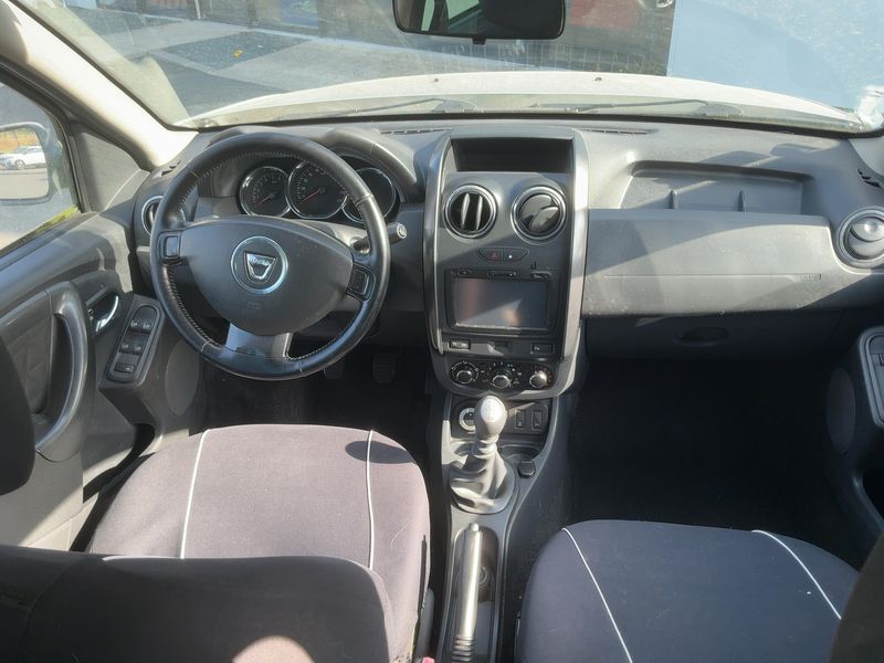 Dacia Duster 1.5 dCi Prestige 4x4 2014 – снимка 17