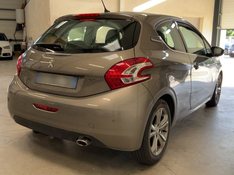 Peugeot 208 1.6 Blue-HDi Allure 2015 – снимка 8