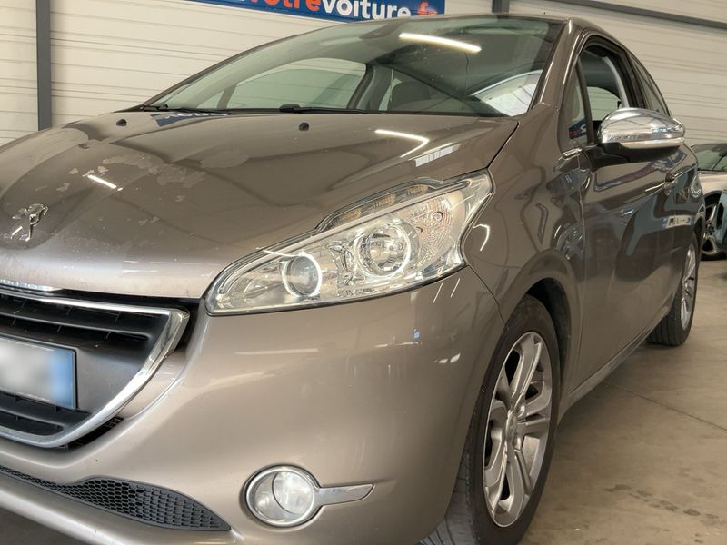 Peugeot 208 1.6 Blue-HDi Allure 2015 – снимка 2