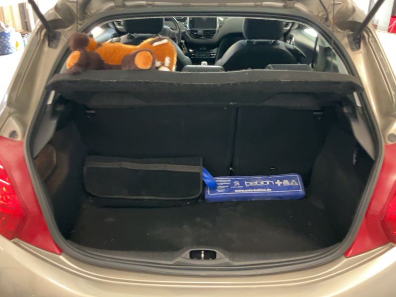 Peugeot 208 1.6 Blue-HDi Allure 2015 – снимка 15