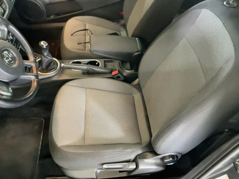 Volkswagen Beetle 1.2 TSI Design 2013 – снимка 16
