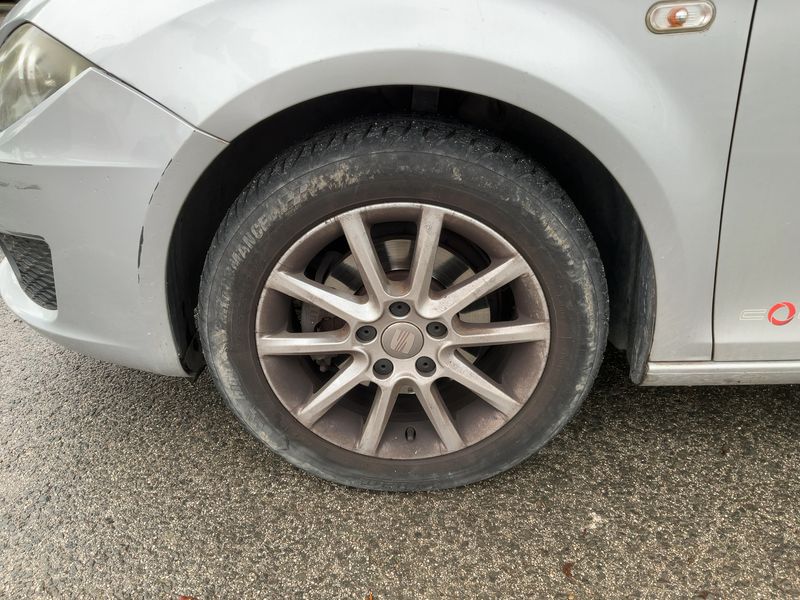 Seat Leon 1.6 TDI Reference Copa 2011 – снимка 3