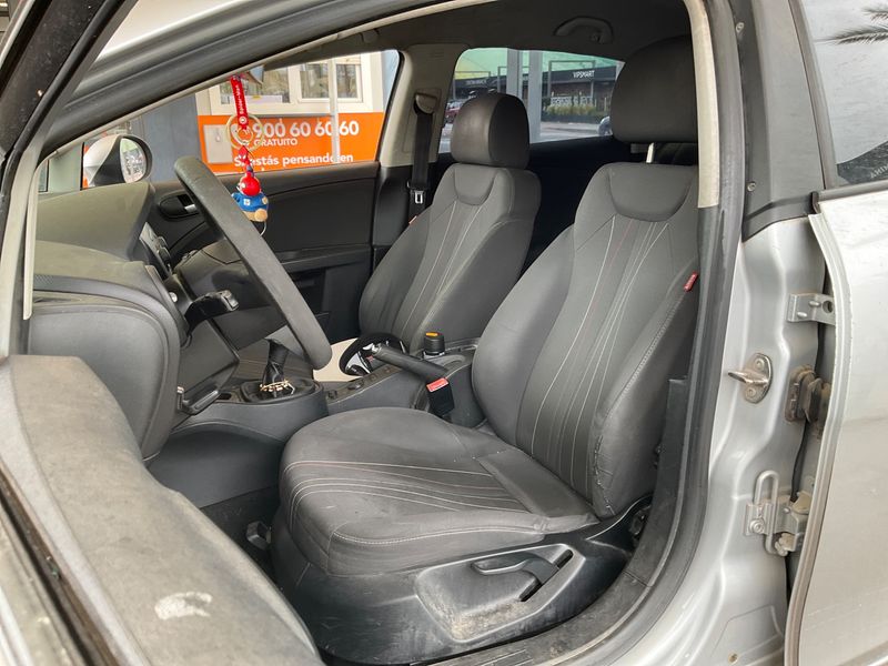 Seat Leon 1.6 TDI Reference Copa 2011 – снимка 28