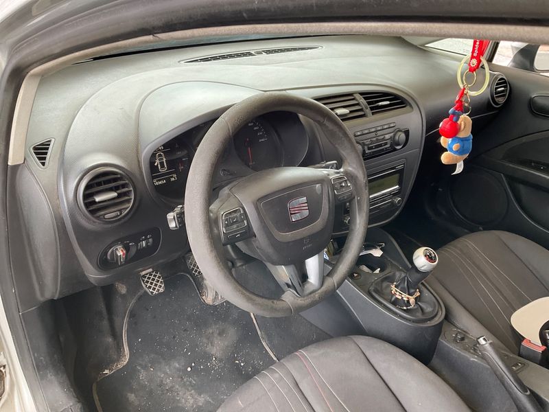 Seat Leon 1.6 TDI Reference Copa 2011 – снимка 27