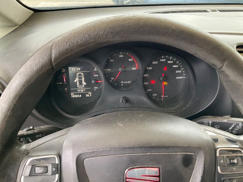Seat Leon 1.6 TDI Reference Copa 2011 – снимка 18