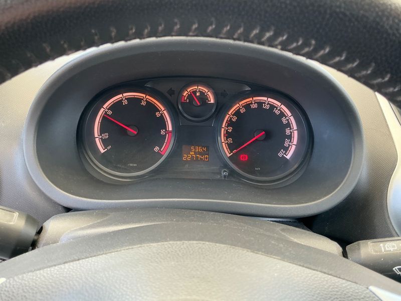 Opel Corsa 1.3 CDTI Business Connect ecoFlex 2014 – снимка 4