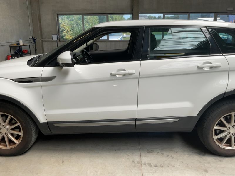 Land Rover Evoque 2.2 Td4 Pure 2013 – снимка 4