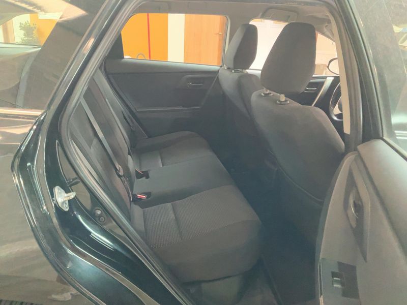 Toyota Auris Touring Sports 1.8 Hybrid Active 2014 – снимка 19