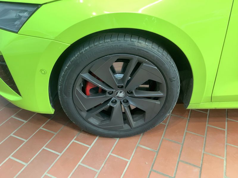 Skoda Octavia 2.0 TSI RS 2025 – снимка 3