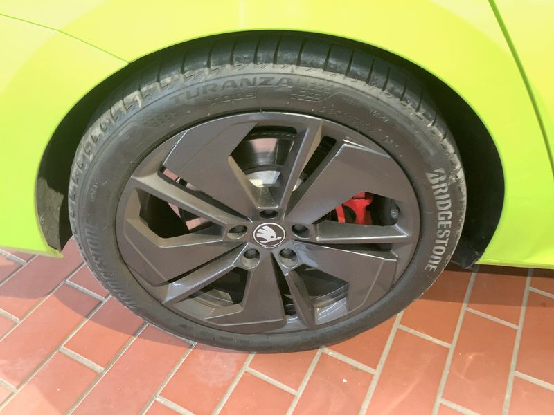 Skoda Octavia 2.0 TSI RS 2025 – снимка 9