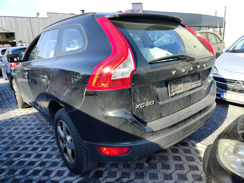 Volvo XC60 2.0 D4 Kinetic 2WD 2012 – снимка 3