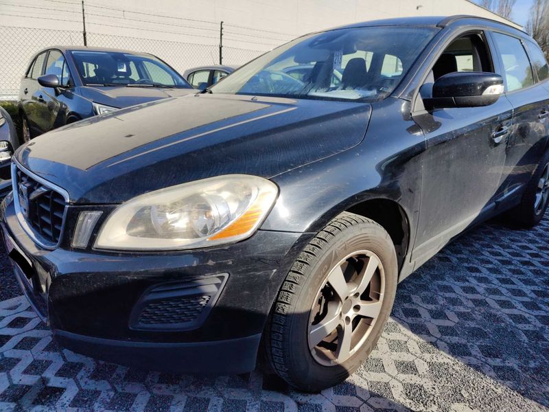 Volvo XC60 2.0 D4 Kinetic 2WD 2012 – снимка 2