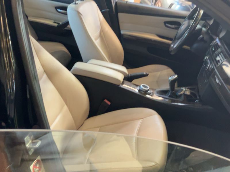 BMW 3er 320d xDrive Edition Luxe 2011 – снимка 11