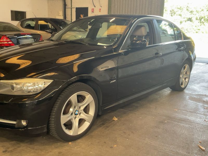 BMW 3er 320d xDrive Edition Luxe 2011 – снимка 2