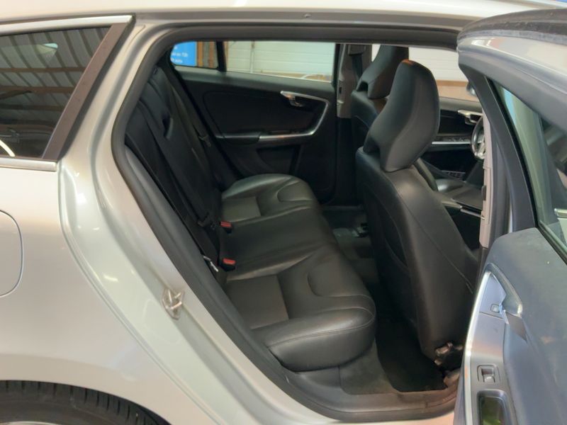 Volvo V60 2.0 D3 Summum 2016 – снимка 19