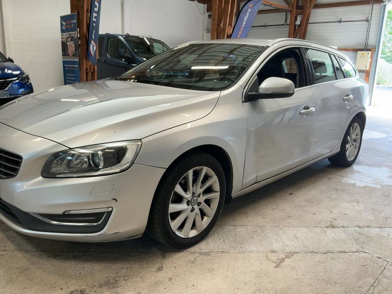 Volvo V60 2.0 D3 Summum 2016 – снимка 2