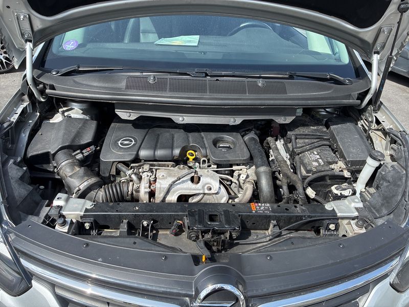 Opel Zafira Tourer 1.6 CDTI Business Innovation Start/Stop 2019 – снимка 8