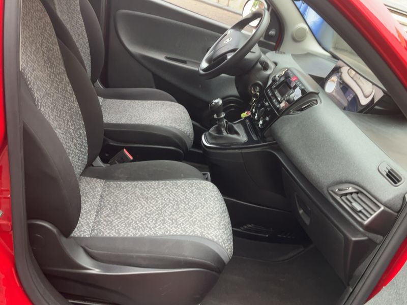 Lancia Ypsilon 1.2 LPG Silver 2022 – снимка 16
