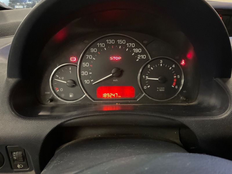 Peugeot 1007 1.4 HDi Sporty 2005 – снимка 4