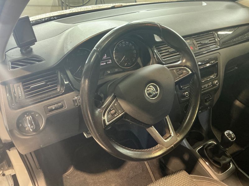 Skoda Rapid Spaceback 1.2 TSI StylePlus 2014 – снимка 23