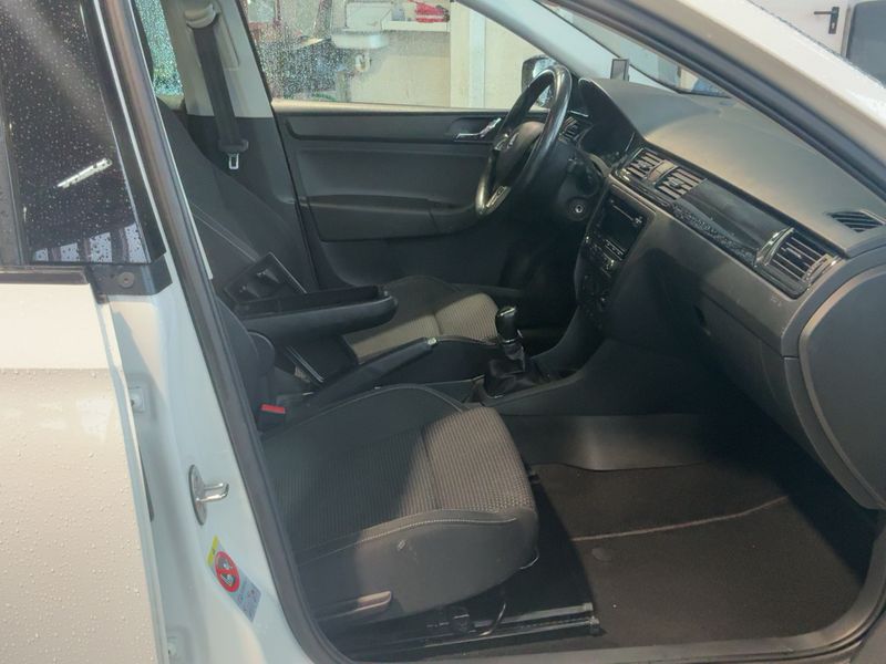 Skoda Rapid Spaceback 1.2 TSI StylePlus 2014 – снимка 16