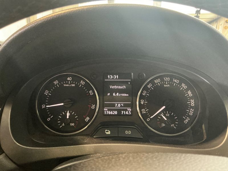 Skoda Rapid Spaceback 1.2 TSI StylePlus 2014 – снимка 18