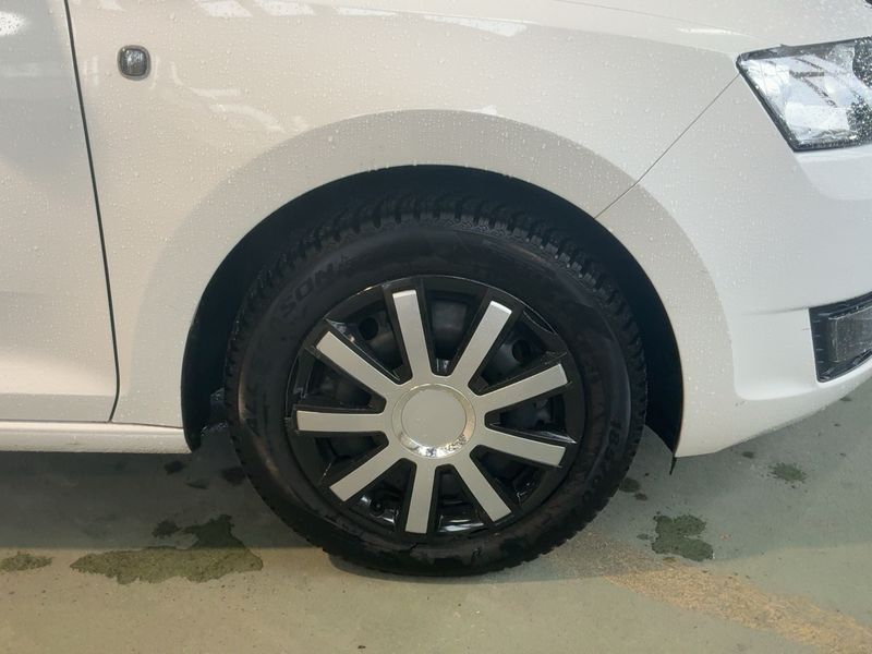 Skoda Rapid Spaceback 1.2 TSI StylePlus 2014 – снимка 11