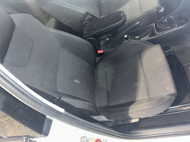 Skoda Rapid Spaceback 1.2 TSI StylePlus 2014 – снимка 28