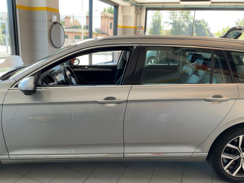 Volkswagen Passat 2.0 TDI Executive BluMotionTech 2015 – снимка 4