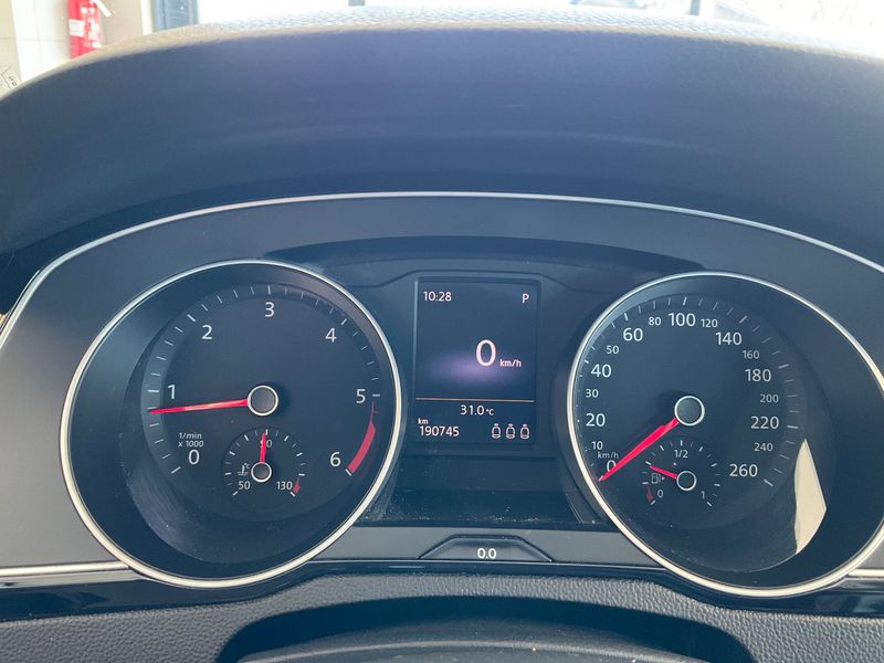 Volkswagen Passat 2.0 TDI Executive BluMotionTech 2015 – снимка 18