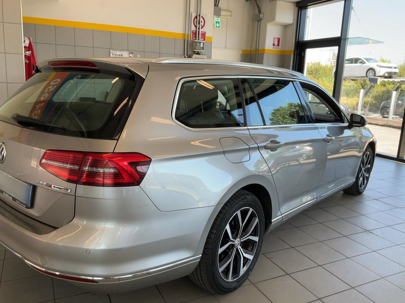 Volkswagen Passat 2.0 TDI Executive BluMotionTech 2015 – снимка 8