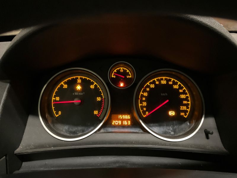 Opel Astra 1.3 CDTI Edition 2009 – снимка 4