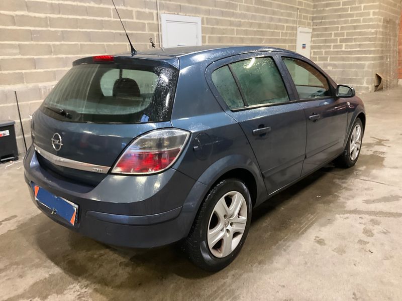 Opel Astra 1.3 CDTI Edition 2009 – снимка 2