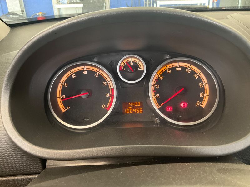 Opel Corsa 1.4 Color Edition 2010 – снимка 4