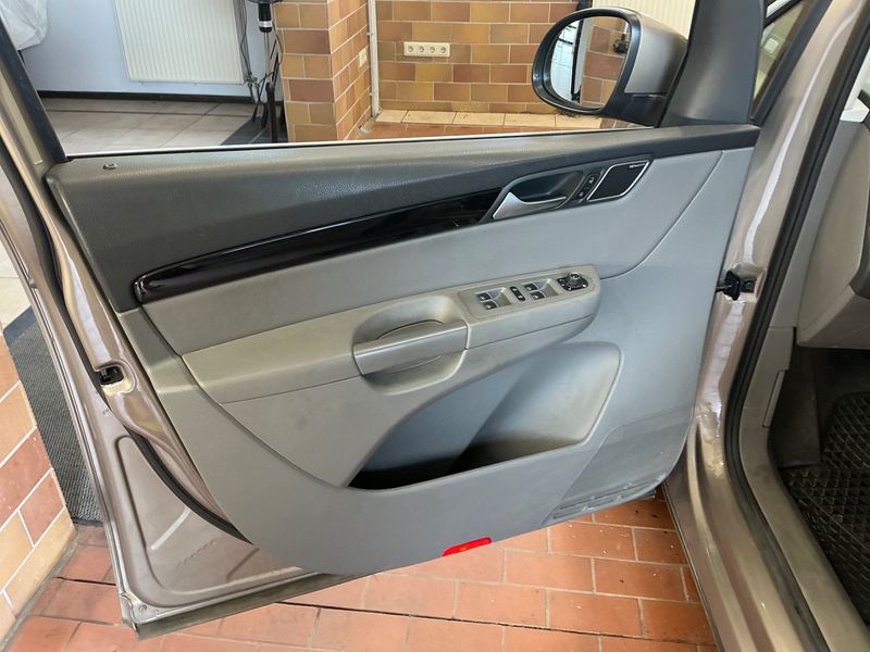 Volkswagen Sharan 2.0 TDI Highline BlueMotion Tech 2016 – снимка 24