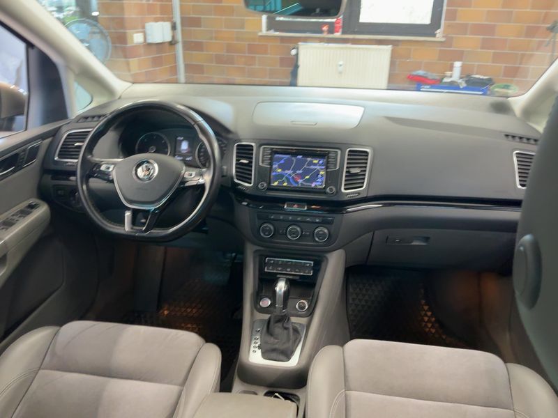 Volkswagen Sharan 2.0 TDI Highline BlueMotion Tech 2016 – снимка 18